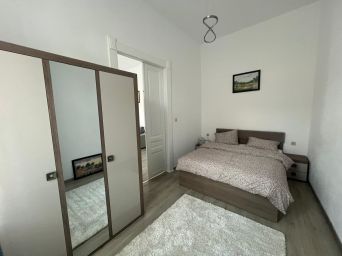 Apartament 3 camere central mobilat și utilat