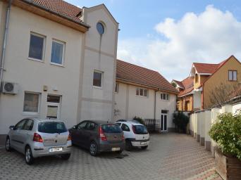 Cladire central, 770 mp teren, 862 mp construiti, S+P+E