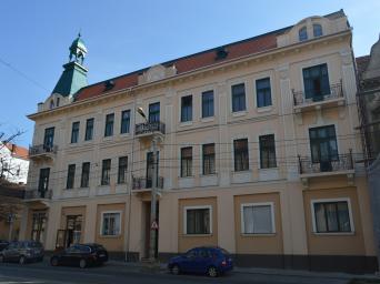 Cladire istorica - central - pretabila hotel/cladire de birouri